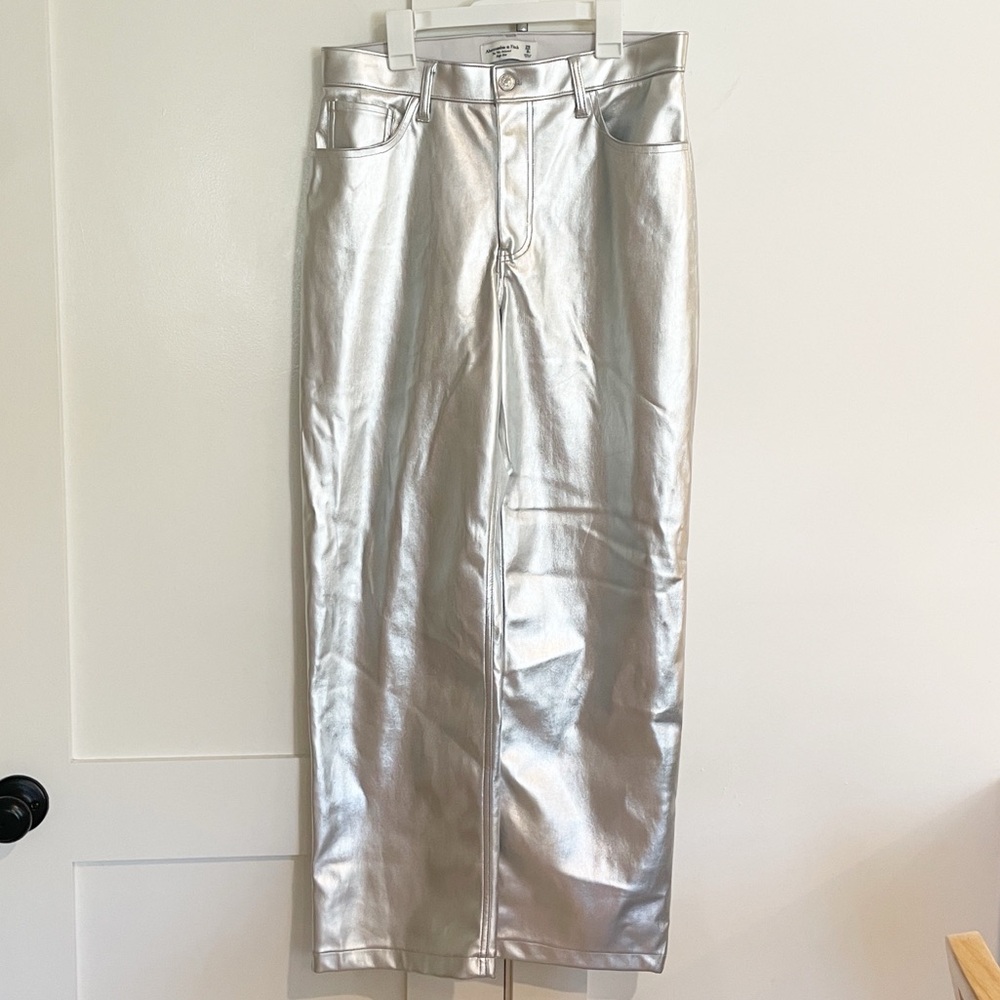 NWT Abercrombie & Fitch “The ‘90’s Relaxed” High Rise Metallic Silver Pants 10 - Picture 3 of 7